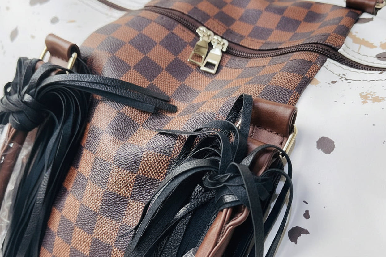 zoomed in zipperPlaid Cow Print Splicing Retro Western Weekender Bag ACC739 - HomesteadHoboz